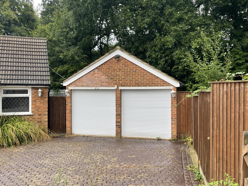 Lot: 140 - SEMI-DETACHED BUNGALOW FOR REFURBISHMENT -